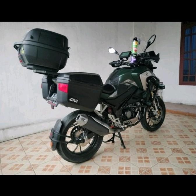 Box Samping Kiri Kanan Givi E22 Untuk Sepeda Motor - Motorcycle