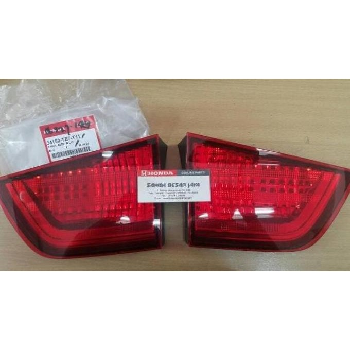 Mika Lampu Reflektor Bagasi Belakang Mobilio E S Rs Original