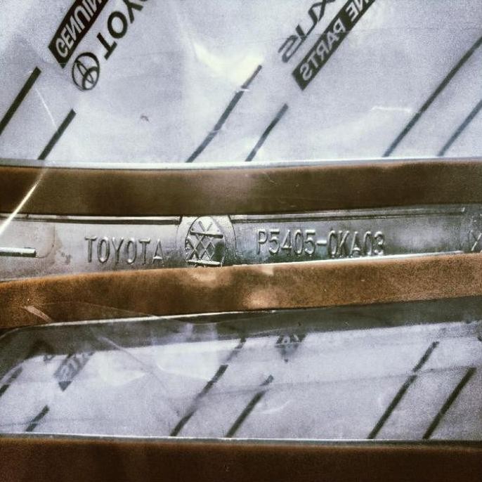 Lis Kaca Belakang Innova Reborn Venturer | ORIGINAL |