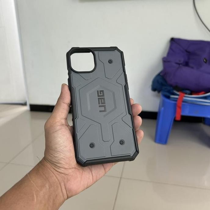 UAG Iphone 14 plus case / iphone 15 plus case uag case