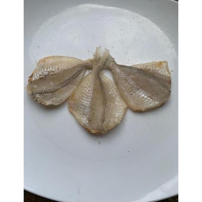 

Ikan Asin Kapasan Belah Kering Premium 1 Kg - Rasakan Kelezatan dan Kualitas Terbaik, 100% Alami dan Lezat untuk Hidangan Sehari-hari