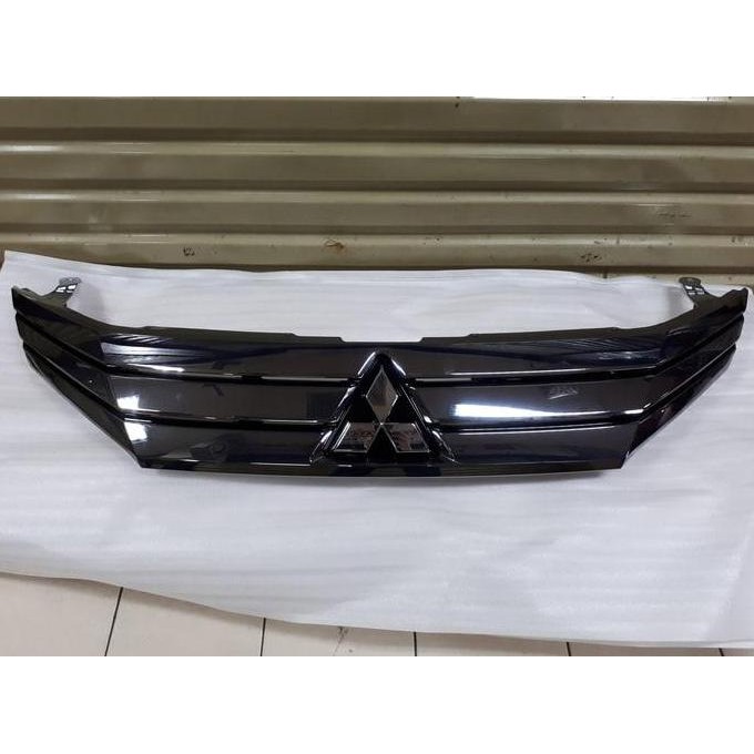 Grill Chrome Asli Mitsubishi Xpander - 7450B040