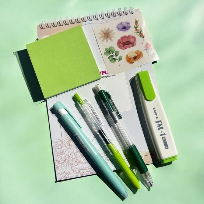 

Zebra Exclusive Hampers Kokoro Pulpen Pena Paket Alat Tulis Green Hitam Stationery Tinta New Stok