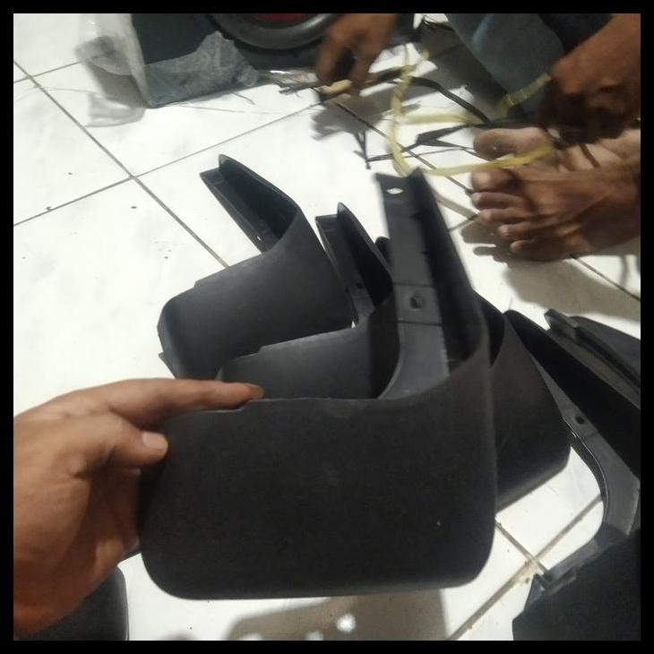 BEST DEAL KARPET LUMPUR MOBIL TOYOTA AVANZA LAMA KANAN BELAKANG 