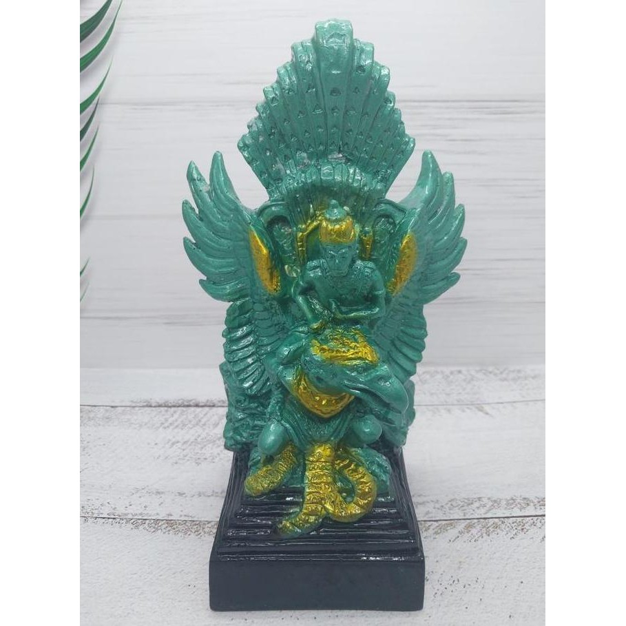 Souvenir elegan murah pajangan patung garuda wisnu kencana GWK Bali