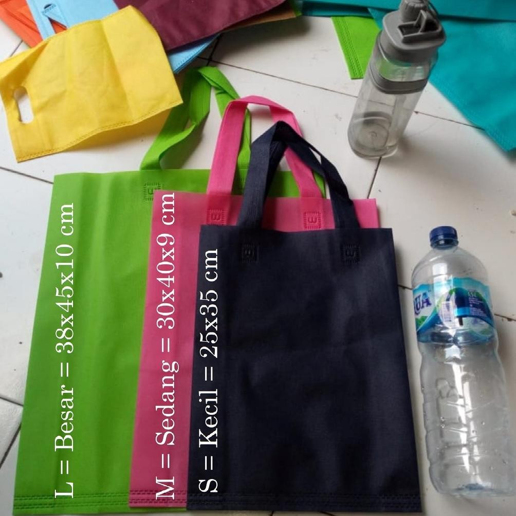 

ty-65 An85 1 Lusinan Isi 12 Tas Kain Spunbond Goodie Bag Handle / Tali Ukuran Jumbo Besar Kecil 20x26 25x35 30x40 38x45 Kantong Belanja Bingkisan Sembako Hampers Dus Nasi Kotak Tasyakuran Tile Souvenir Ultah Ulang Tahun Anak Paper Bag Hantaran Berkat