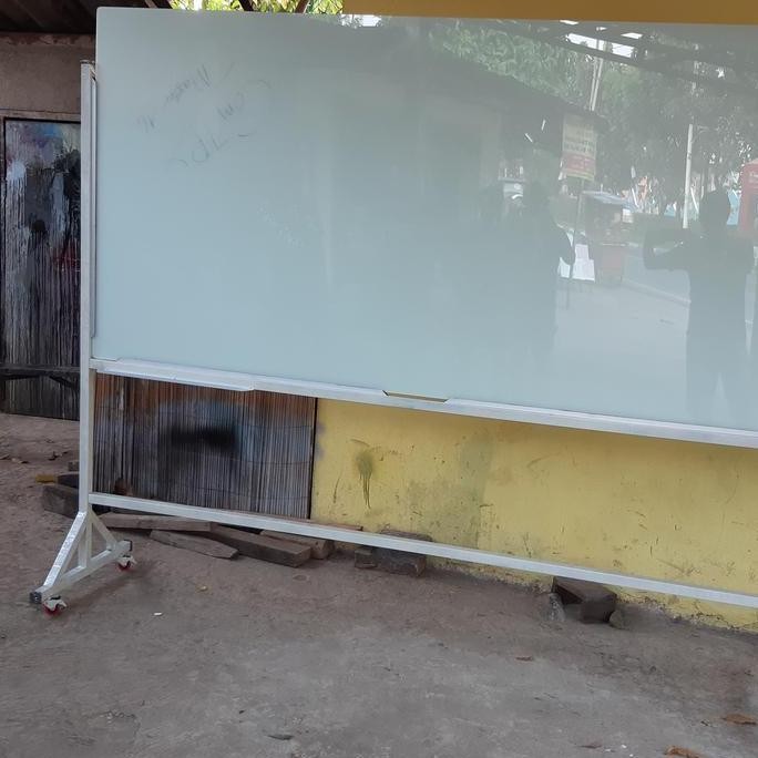 

Glass Board Standing 120 X240 New Stok
