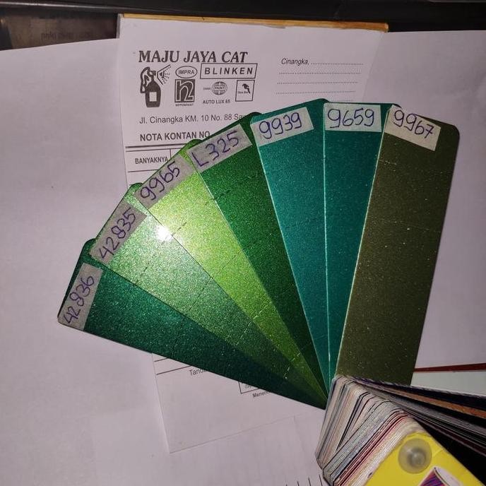 

TERBARU cet / cat warna hijau crystal custom ukuran 1/4KG(mohon tuliskan kode) HOT SALE!
