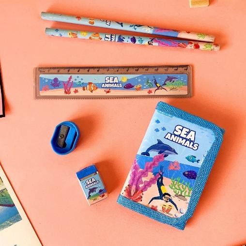 

Fj-44 Kings - S5926 Stationery Set / Alat Tulis Set 6 In 1 Hadiah Souvenir / Paket Alat Tulis + Dompet Anak / Alat Tulis Set Karakter