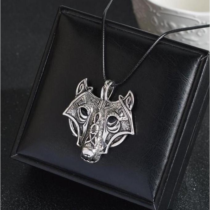 Tersedia - Kalung Pria Serigala Beruang Titanium Mata Batu Black Onyx Jade K11