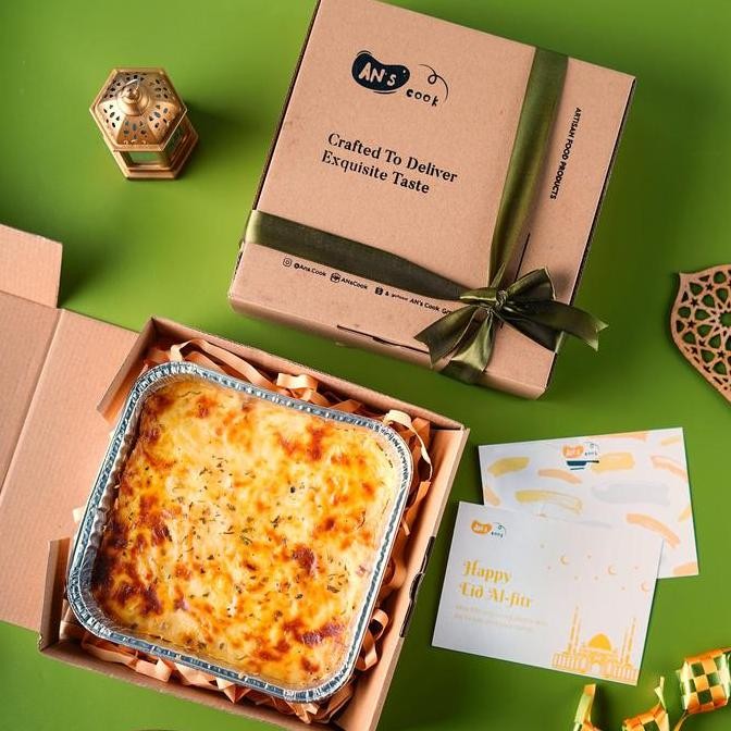 

Christmas Hampers Baked Spaghetti Brulee / Bechamel Sauce / bruule & Beef Bolognese / Bolognaise . Parsel Natal / Parcel New Year