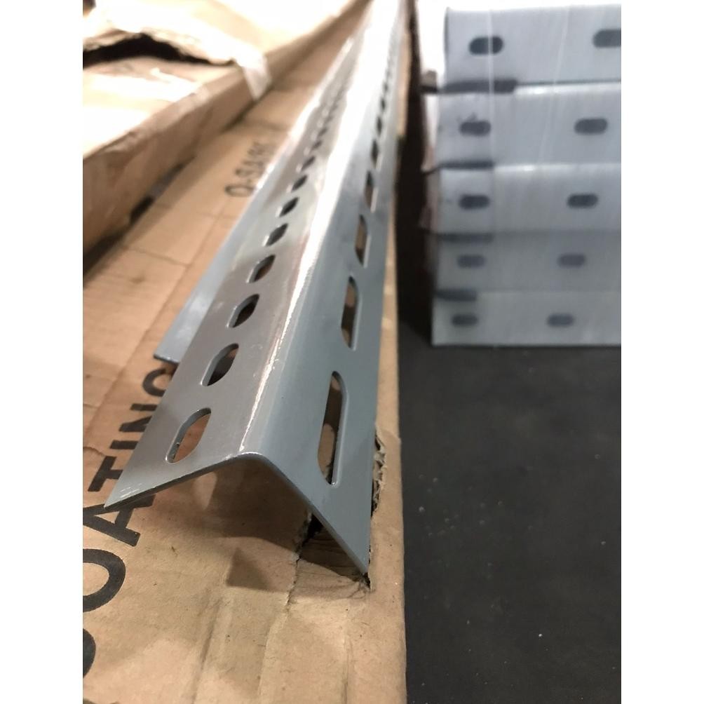 Besi siku lubang UNION SA80 ukuran 4x4 tebal 2mm panjang 2 meter SA80