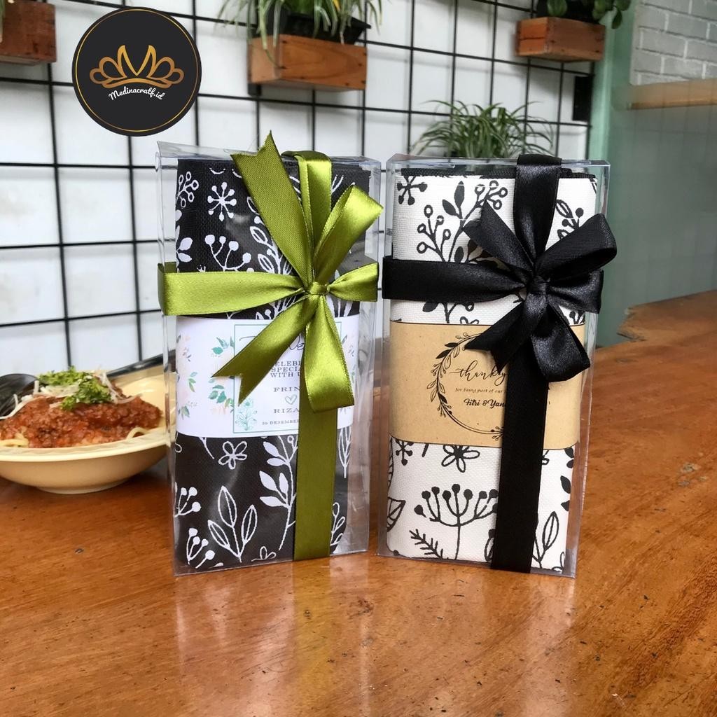 

Bis Extra Packaging Mika Transparan 20X10X3 Cm Untuk Souvenir