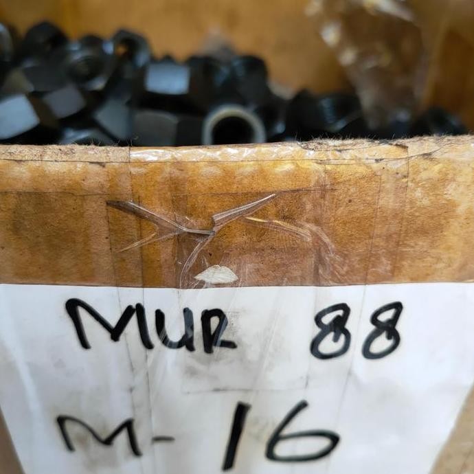 Mur baja 8.8 M16