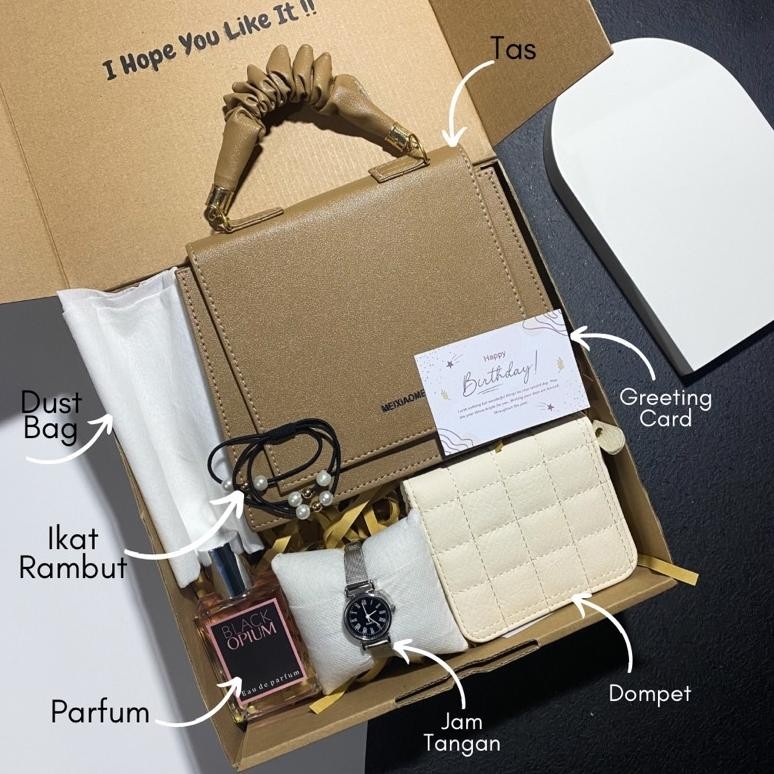 

[B1113]Hampers Gift Box Tas Kado Ulang Tahun Cewek/Kado Pacar/Kado Valentine/Kado Wedding/Kado Wisuda/Kado Anniversary/Hampers Lebaran/Hampers Ramadan/Hadiah Ulang Tahun/Kado Hari Guru/Kado Hari Ibu