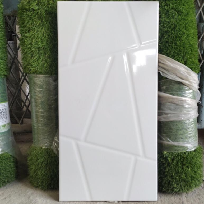 Terlaris Keramik Dinding 30X60 Putih Motif Bata (Glossy)/ Keramik Dinding Putih/ Keramik Dinding Kam