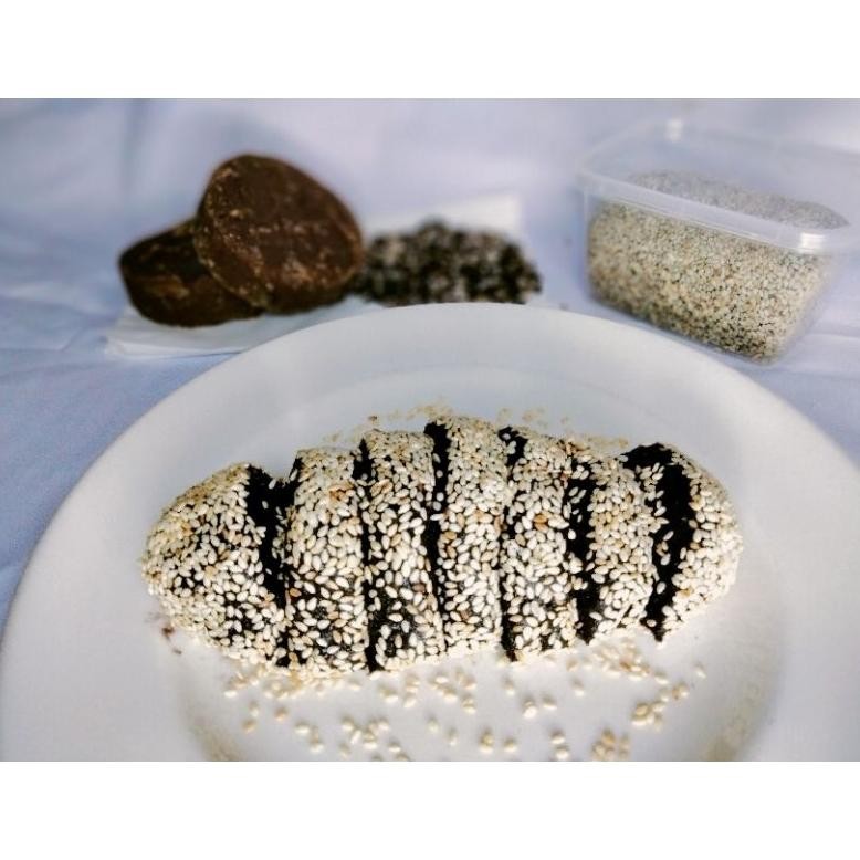 

LADU KETAN HITAM WIJEN CEU ISUM KHAS TASIKMALAYA Nugi