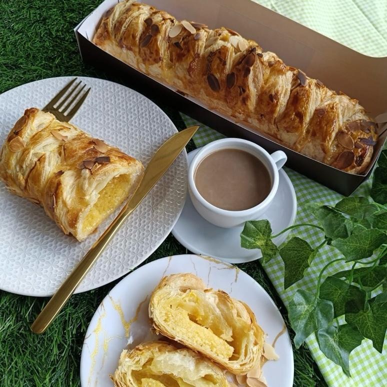

Almond Pastry Boemi Rasa Nugi