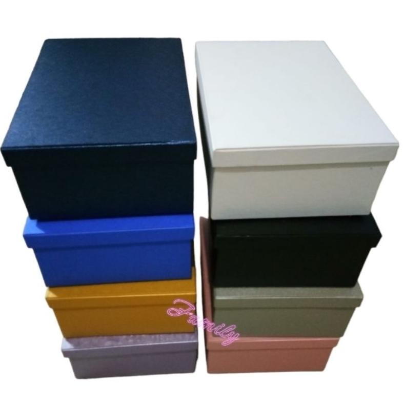 

Bok Kotak Kado Tebal Kokoh 30x20cm Coklat Nugi