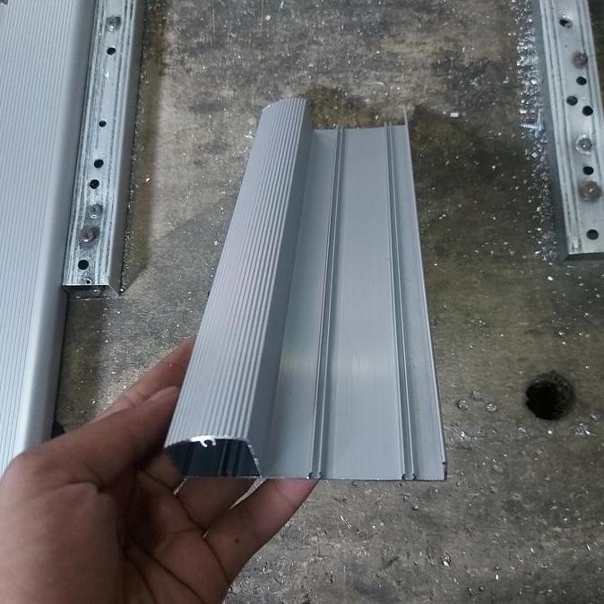 aksesoris tangga /tangga lipat aluminium pijakan