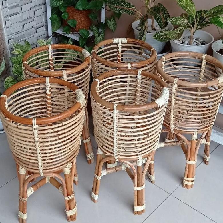 Promo  Cod Standing Pot Rotan Natural Finishing Mengkilap / Tempat Bunga Dekorasi Studio Foto Sudut 