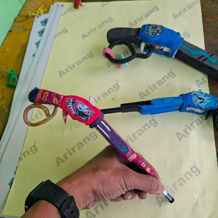 

SWG pena karakter viral pena kayu perlengkapan sekolah