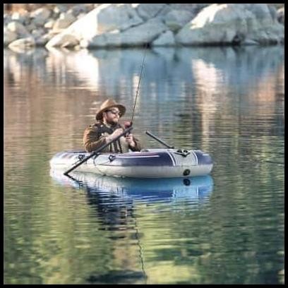 Perahu Karet 2- 3 orang sudah ada Dayung sepasang,sama Pompanya