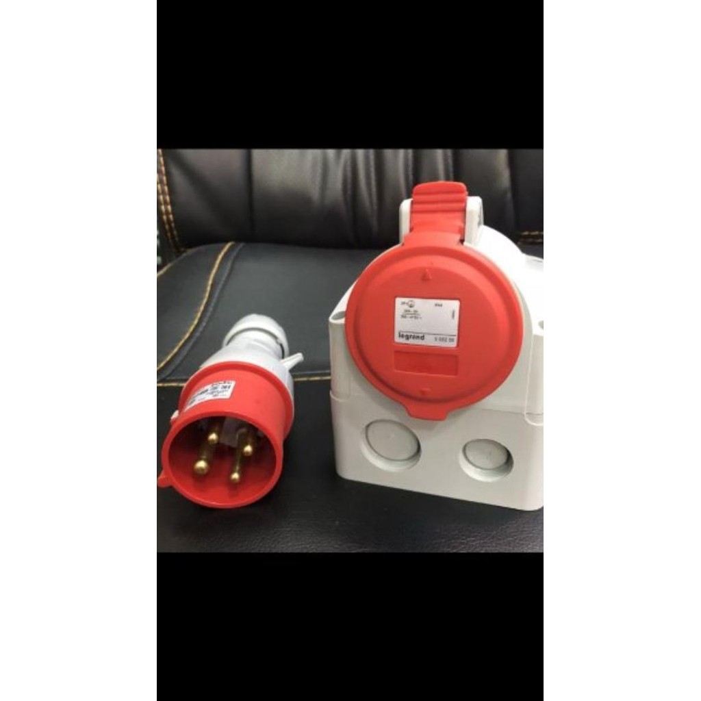 Stop Kontak Industri Legrand / Plug Industri / Soket Industri 4Pin 32A Terbaru