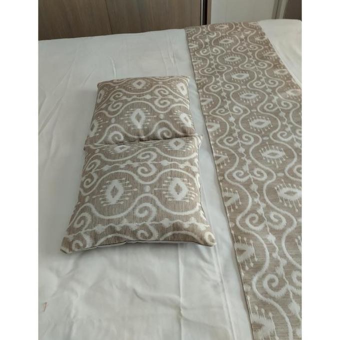 Bed Runner Warna Gold Set + 2 Sarung Bantal Seo