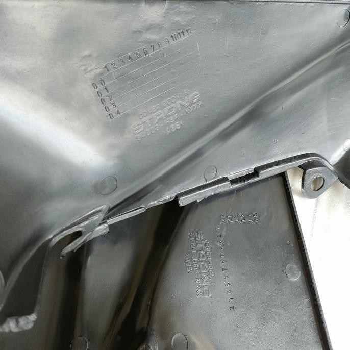 Cover Body Kanan Kiri Supra Supra X 100 Merk STRONG