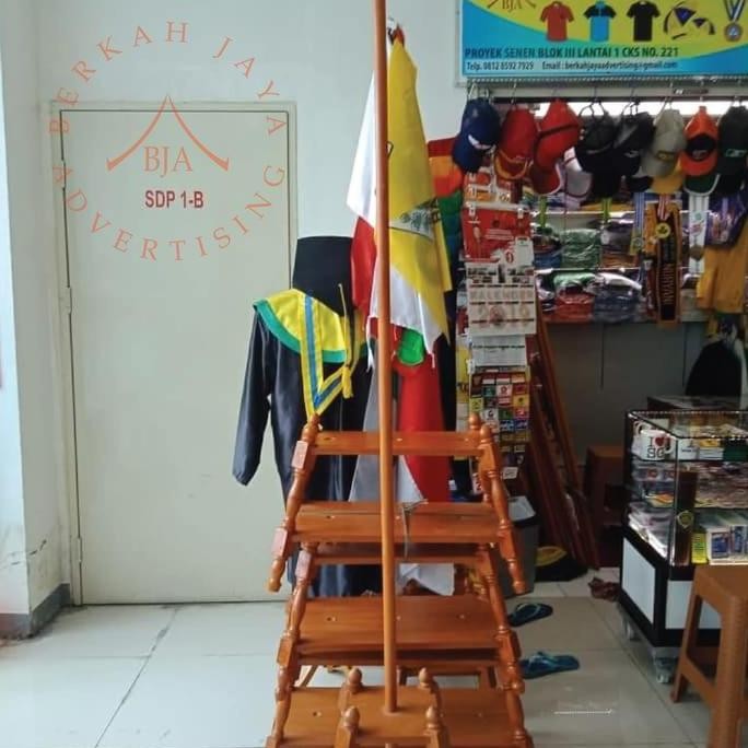 

Original Tiang Bendera Pataka 1 Lubang Besi Hitam Kokoh