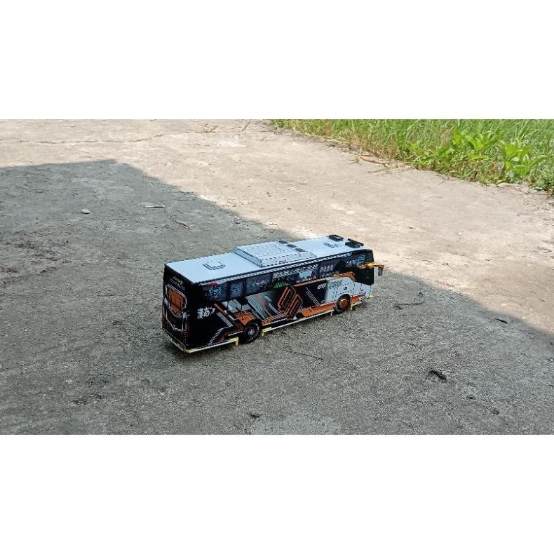 Sd83 Papercraft Bus Qq Trans "Morphin"