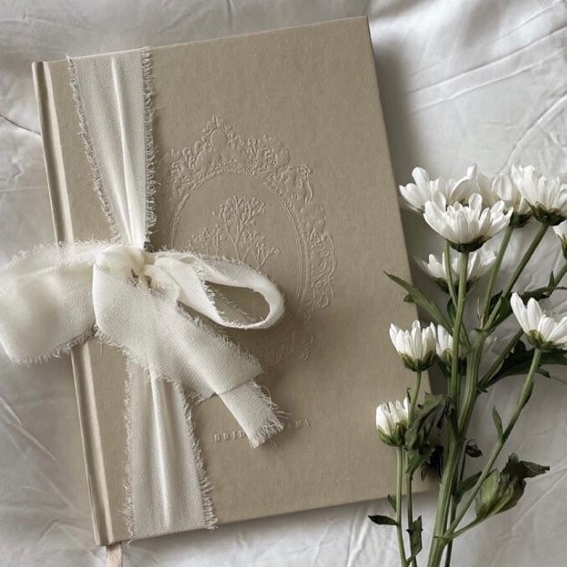 

Wedding Planner / Buku Nikah / Buku Jurnal / Journal Book / Journal Book Aesthetic / BRIDAL DIARY Nugi