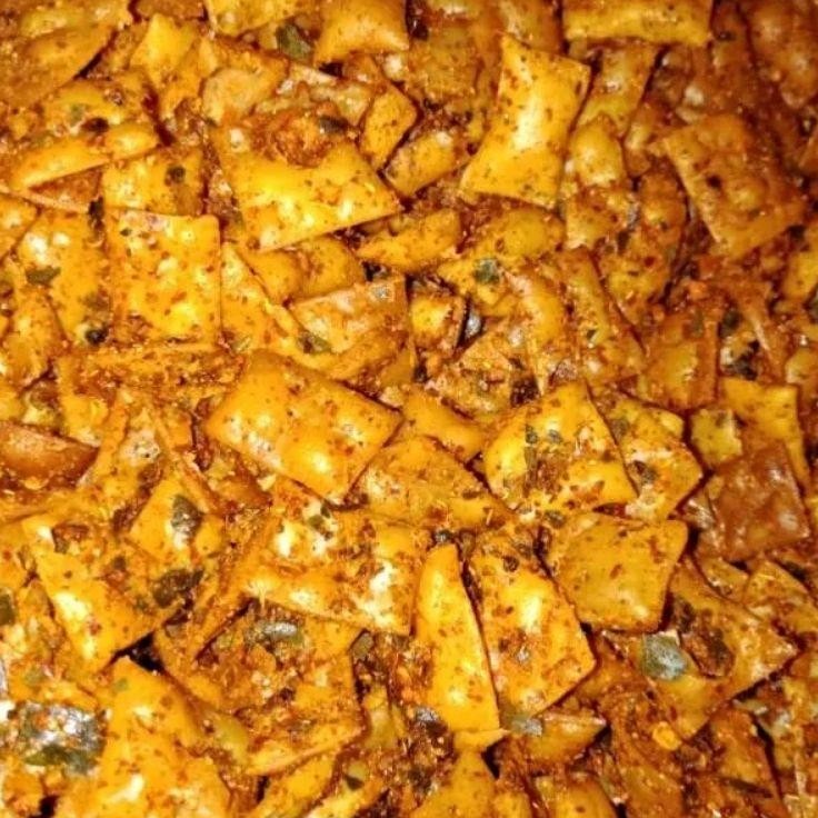 

Keripik Pangsit Pedas Daun Jeruk Gr