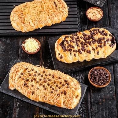 

BANANA PUFF JAKARTA CHEESE FACTORY aSt