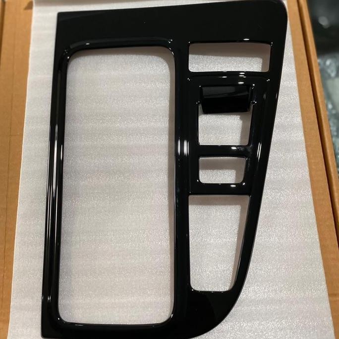 Panel Black Piano Shift Knop Toyota Voxy 90 2022 TERBARU