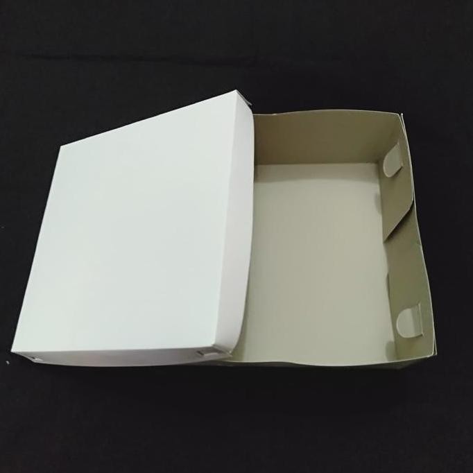 

Baru Dus Makanan Nasi 18X18 Cm - Box Kertas Kemasan Makan Sekali Pakai