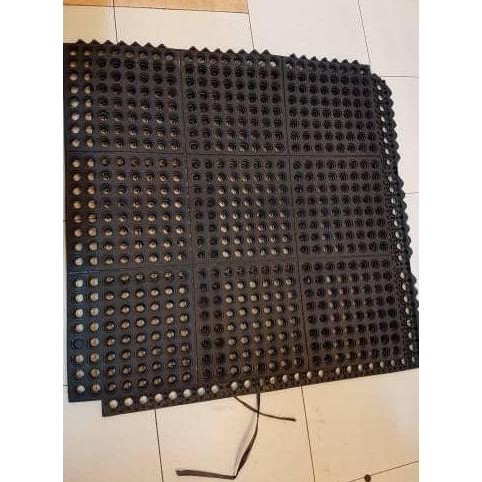 KESET / KARPET KARET LANTAI ANTI SLIP MULTIA UNTUK KAMAR MANDI