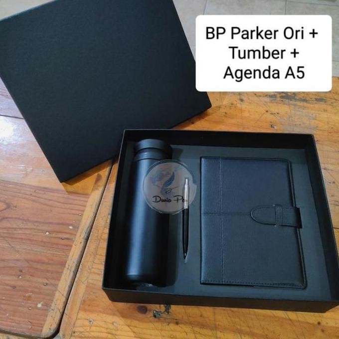 

Hampers Custom Premium Pen Parker Jotter Original + Tumbler + Notes A5