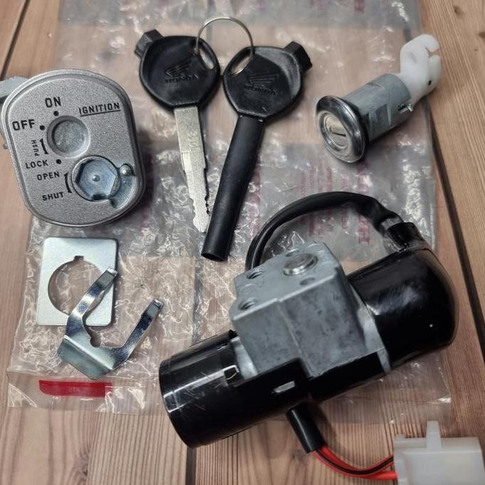 PROMO Kunci Kontak Set Motor Vixion New Baru NVL NVA Advance 2TP Ori Yamaha