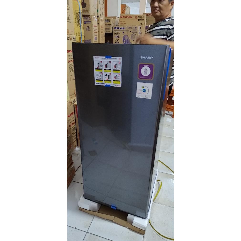 Promooo Freezer Upright Sharp FJ M186 A HS Rak 6 Untuk Es Batu 158 Liter