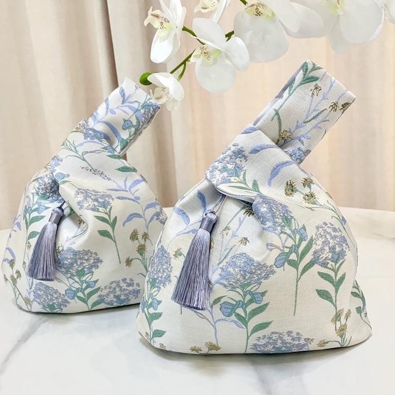 

Termurah Pouch Bag Hampers Gift Bag - Tas Kantong Bingkisan - Tas Souvenir aSt