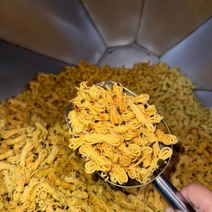 

Ccf Mie Gulung Kemasan 1Kg (1000 Gram) Cemilan Kering Pedas - Food, Makanan, Keripik, Snack, Crispy