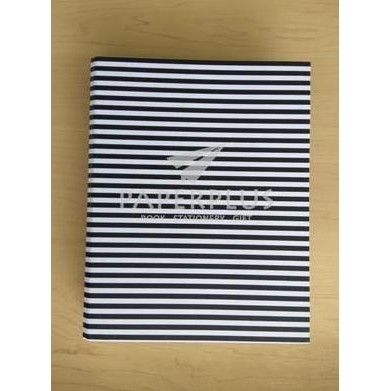 

Tersedia Binder A5 Hitam Garis | Buku Catatan Multiring Minimalis Elegan