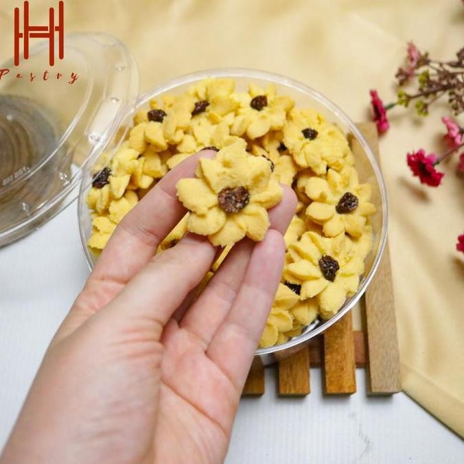 

Kue Semprit Kismis - Kue Kering Jadul Renyah Manis Stok Terbatas