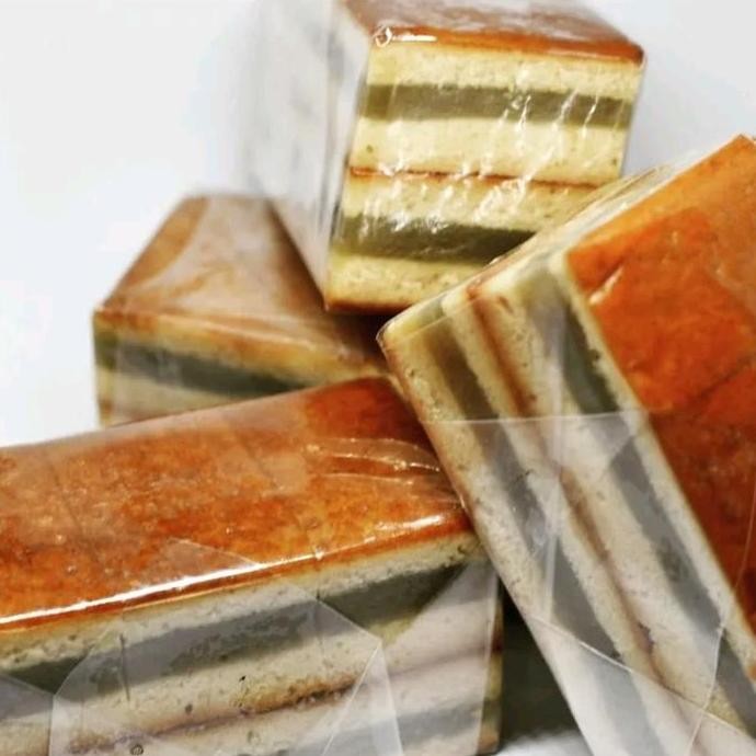 

Pia Lapis Kacang Hijau Khas Pontianak / Kue Kereta Meng Ju 1 Pack Stok Terbatas