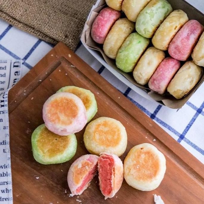 

Bakpia Kacang Hijau Premium Khas Jogja Isi 20 - Bakpia Basah Stok Terbatas