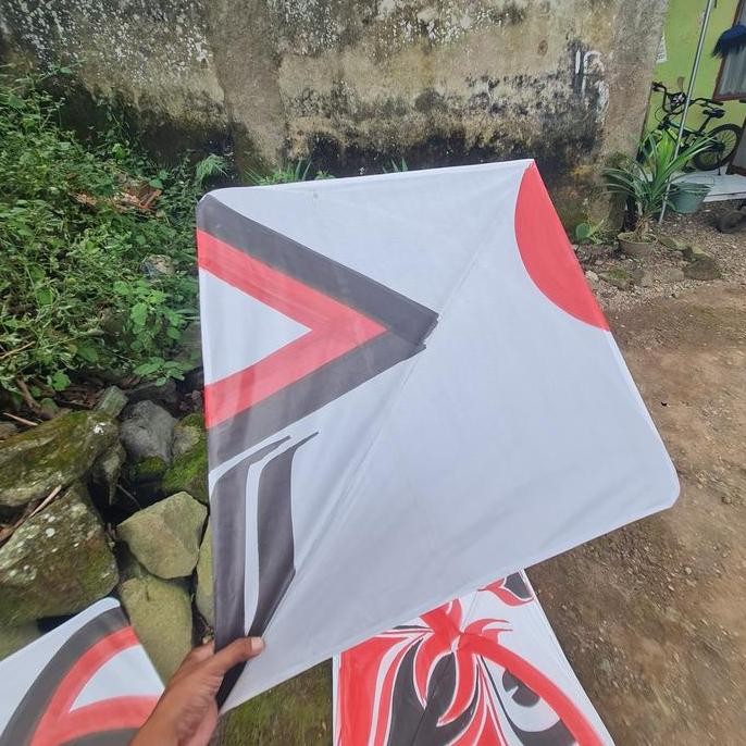 

Layangan Seot ukuran 83 cm Turnamen rangka rautan asli tangan pengrajin