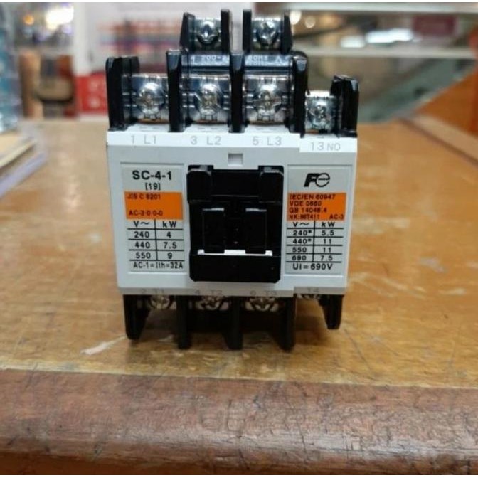 Kontaktor fuji electric SC-4-1 SCN41