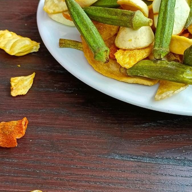 

JH8 Keripik Buah Dan Sayur Mix Premium Kemasan Foil Isi 200 gram - Batu Chocolate